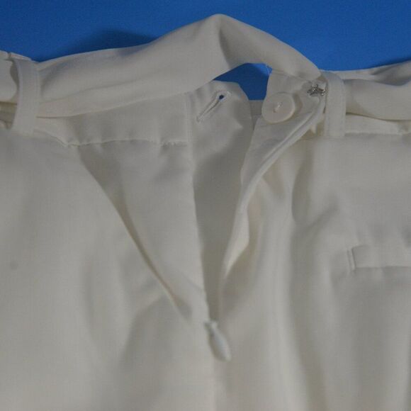 Express White High Waisted Shorts with Front Tie Belt Size 2 - Picture 5 of 5